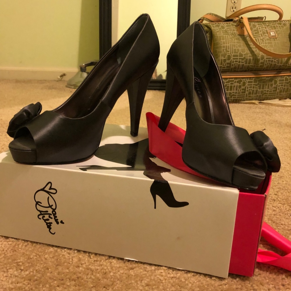 Shoes - Picture 2 of 2